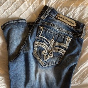 Rock revival vien crop